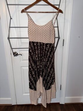 Sleeveless Mixed-Print Maxi Dress in Blush and Brown